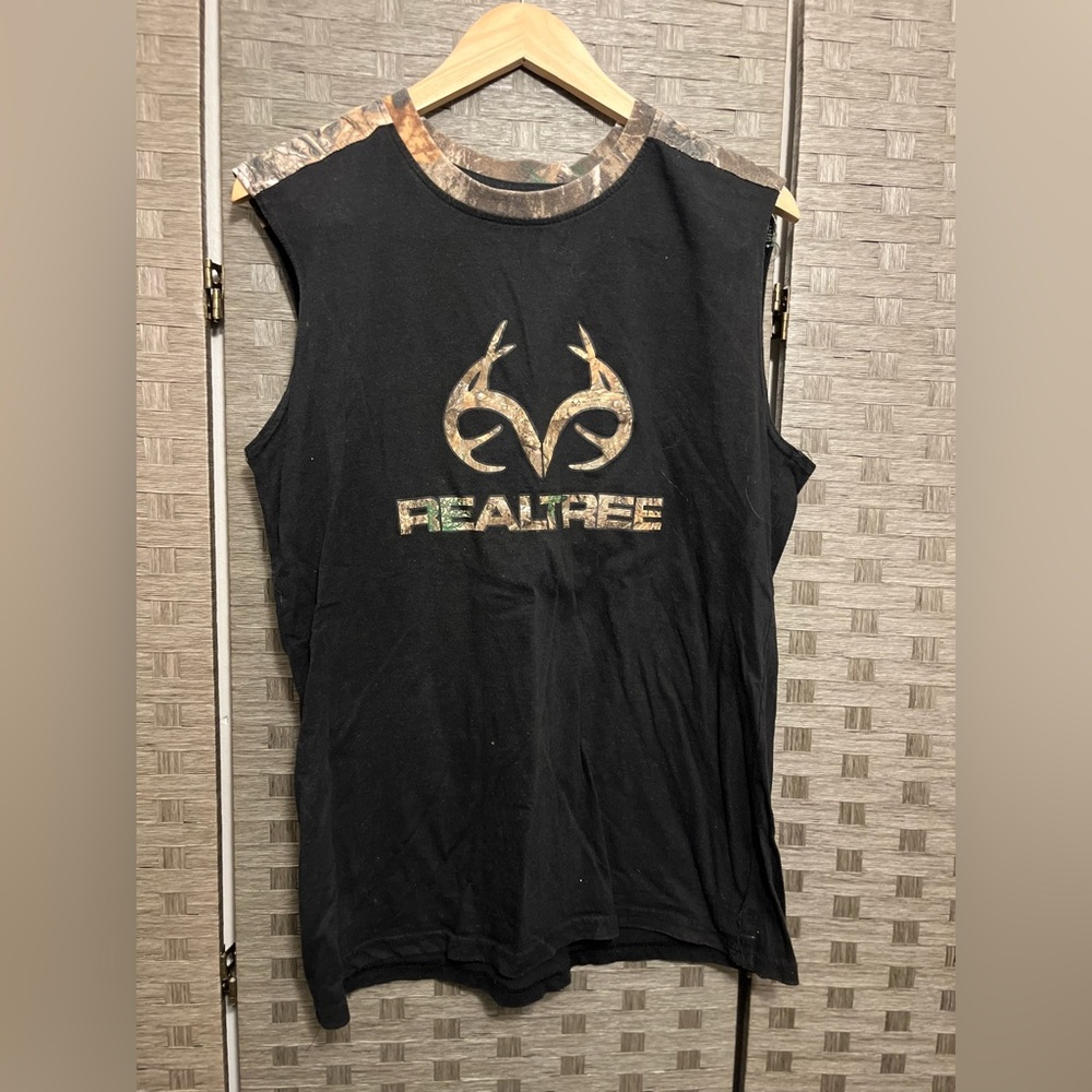 Men’s RealTree Cut-Off Tee Size Large